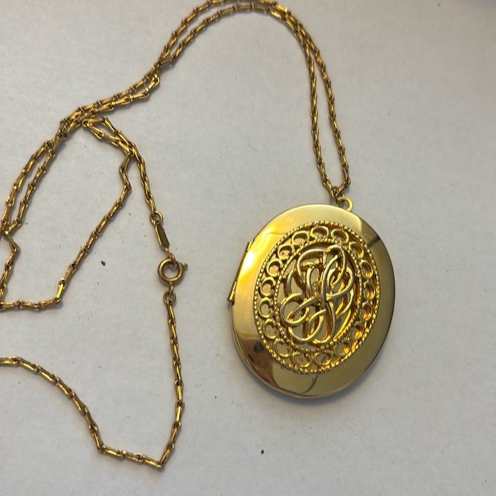 Vintage Sarah Coventry Heirloom Filigree Locket Necklace on a Monet chain